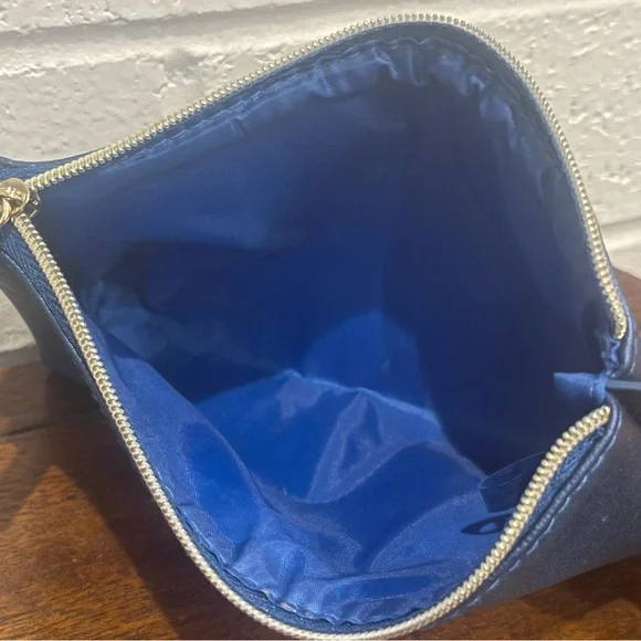 Estée Launder Blue Carousel Makeup Bag / Women’s Pouch - Picture 3 of 4